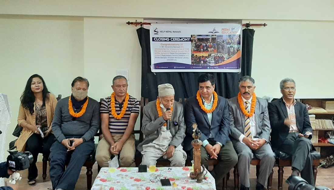 शताब्दीपुरुषद्वारा साइकल यात्री सम्मानित